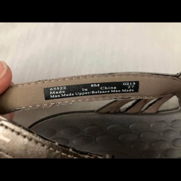 women’s size 8 Clark’s Privo metallic finish sandal Velcro tie - Picture 5 of 10